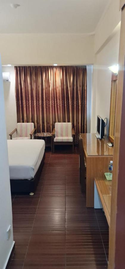 Paradise Hotel Tanjung Pinang Kültér fotó