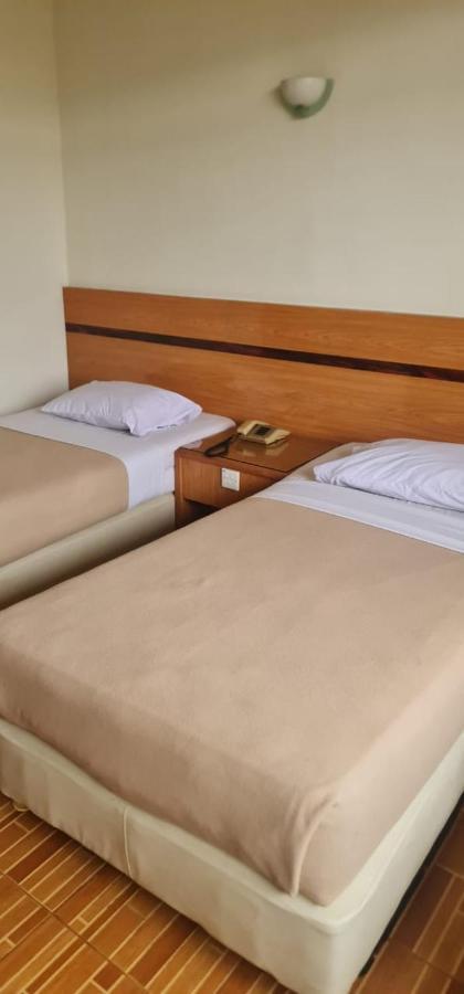 Paradise Hotel Tanjung Pinang Kültér fotó