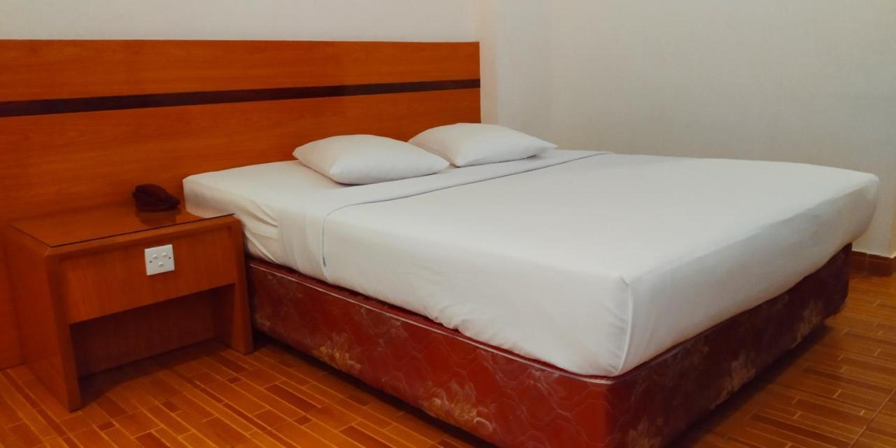 Paradise Hotel Tanjung Pinang Kültér fotó